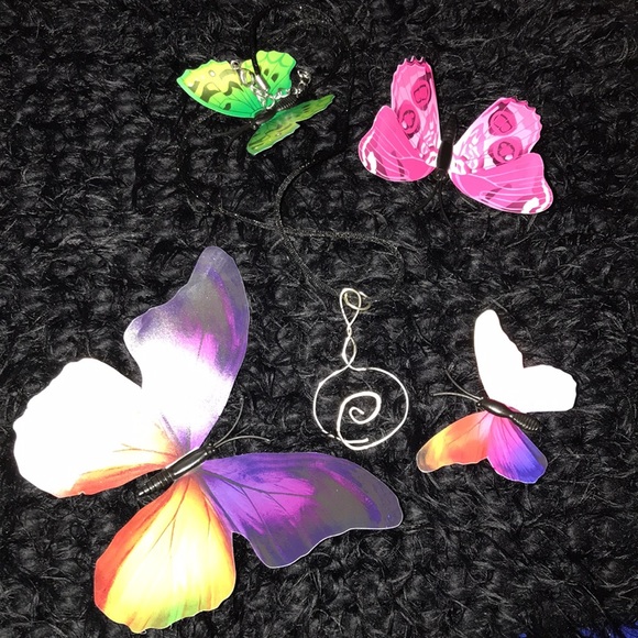 Silver Tone Wire Charm Necklace - Picture 1 of 14